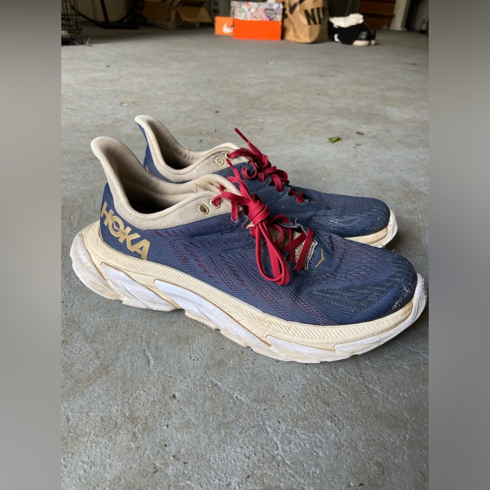 Women’s Hoka Clifton Edge Running Shoe Size 10